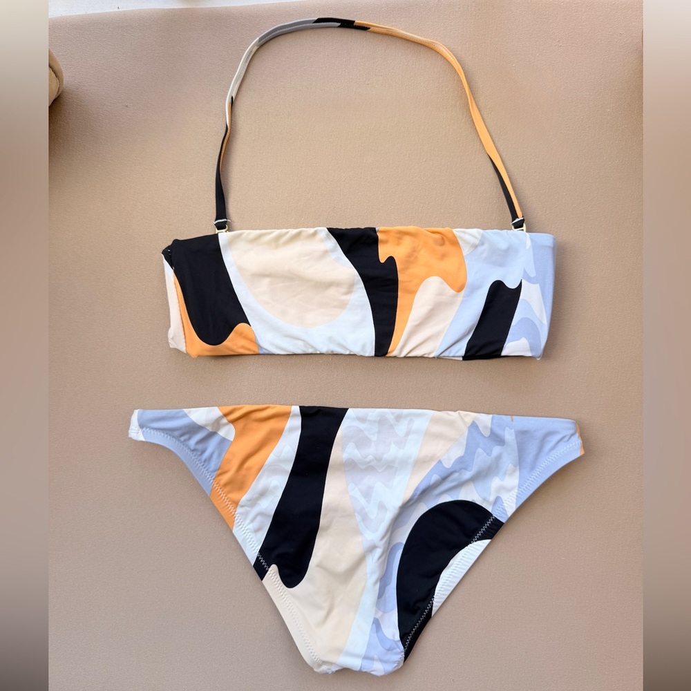 Bikini Set - Picture 2 of 3